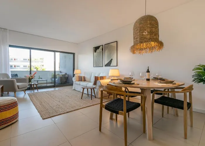 The Sunshine Apartment - Marina Village